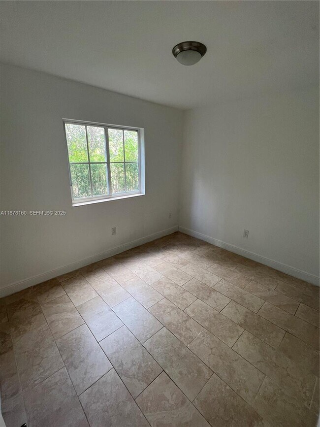 Building Photo - 211 W 79th Pl