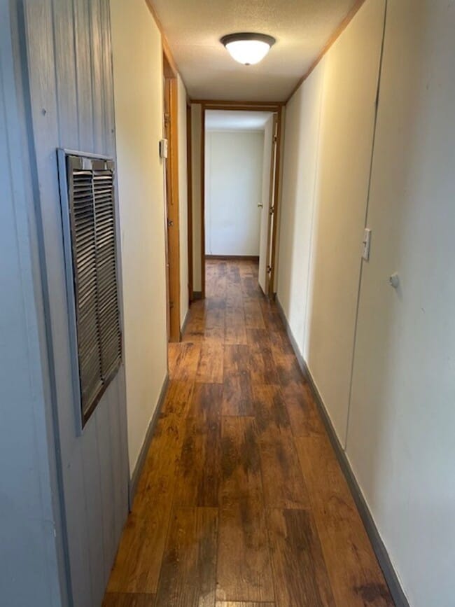 Building Photo - Renovated 3 Bedroom 2 Bath Home for Rent!