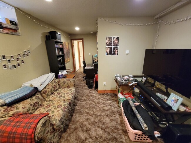 Building Photo - 1130 13th St