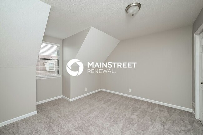Building Photo - 3 Bedroom Pet-Friendly Home in Nashville, TN with Main Street Renewal