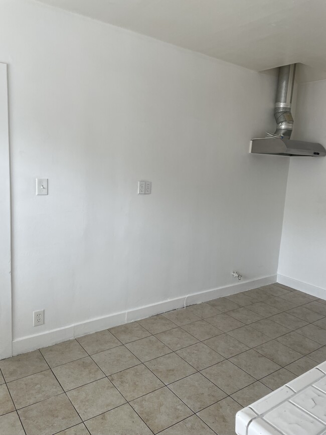 Building Photo - 485 E 57th St