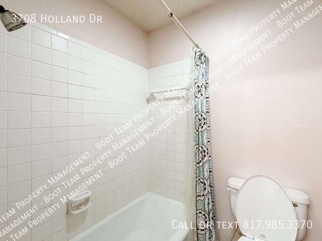 Building Photo - 3708 Holland Dr