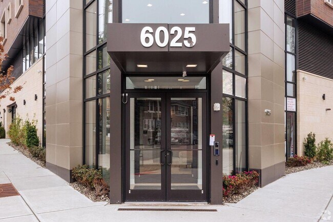 Building Photo - 6025 JFK Blvd E