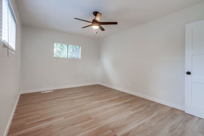 Building Photo - Charming Fully Remodeled 3-Bedroom Home in...
