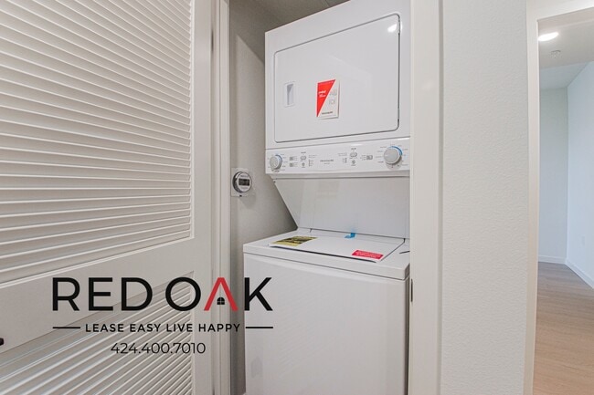 Building Photo - 856 S Gramercy Dr