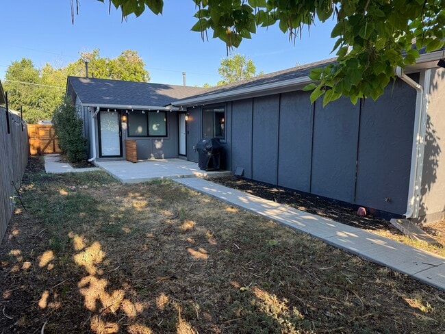 Building Photo - 49 S Hazel Ct