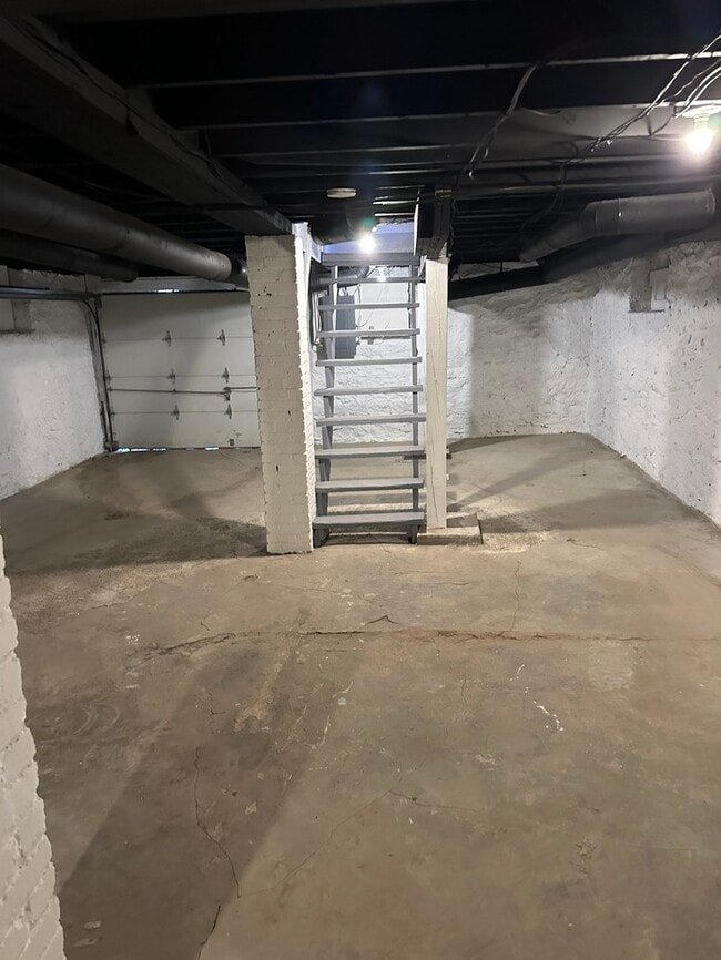 Building Photo - 5414 Brooklyn Ave