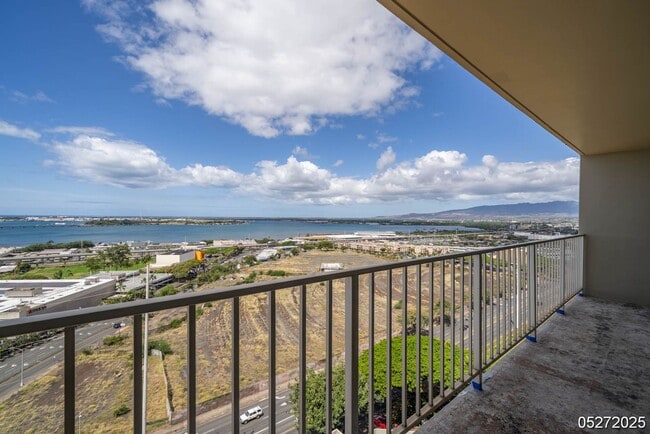 Building Photo - $2,350 / 1br - 552ft2 - Modern Comfort & Convenience 1BR/1BA/1PKG unit in Lele Pono Condo (Aiea)