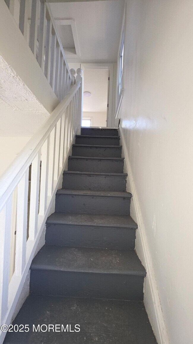 Building Photo - 513 Prospect Ave