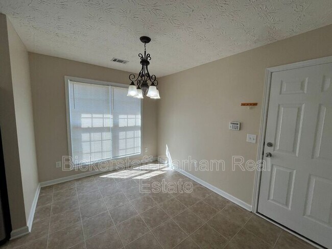 Building Photo - 14 Brentwood Dr
