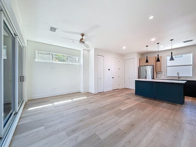 Building Photo - 336 14th St N