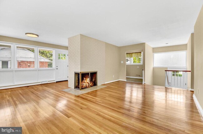 Building Photo - 10228 Farnham Dr