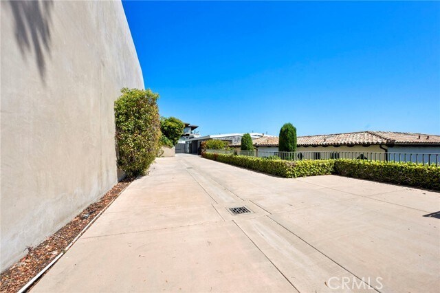 Building Photo - 1560 Sunset Ridge Dr