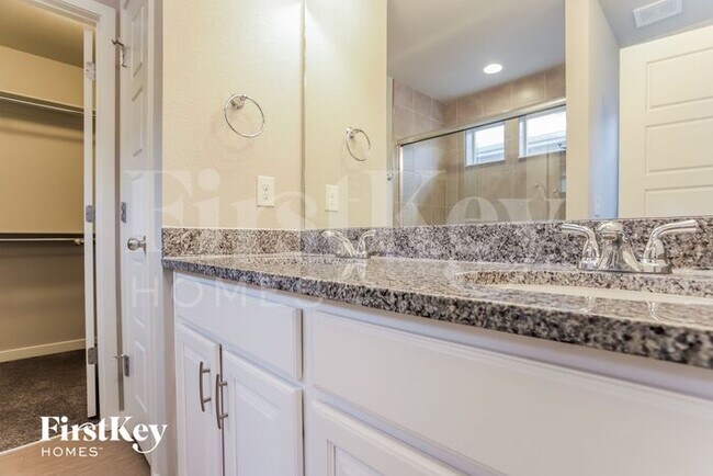 Building Photo - 6602 Shadow Star Dr