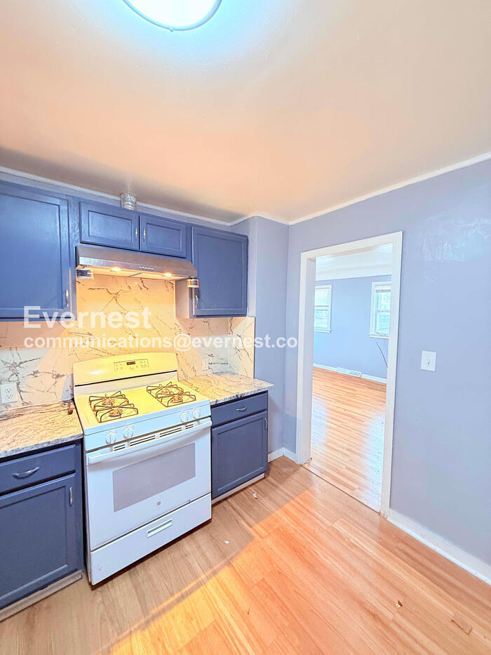 Building Photo - 8640 Chalmers Ave