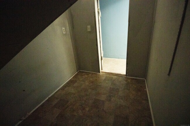 Building Photo - 175 Chestnut Ave