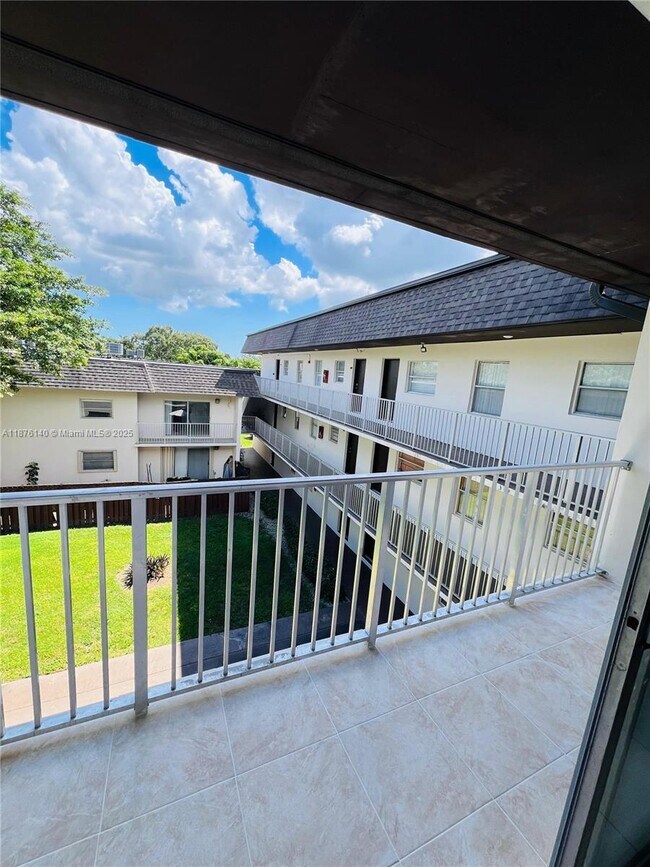 Building Photo - 8475 SW 94th St