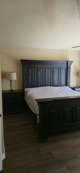 Building Photo - 2312 Creekside Dr