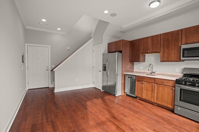 Building Photo - 901 N Front St