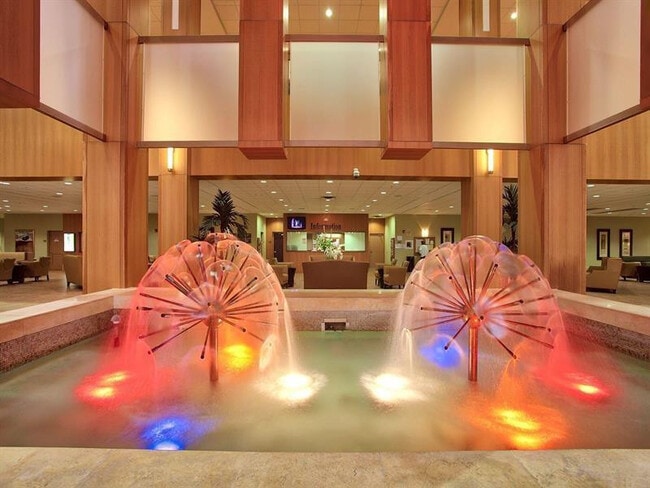 Building Photo - 446 Fanshaw K