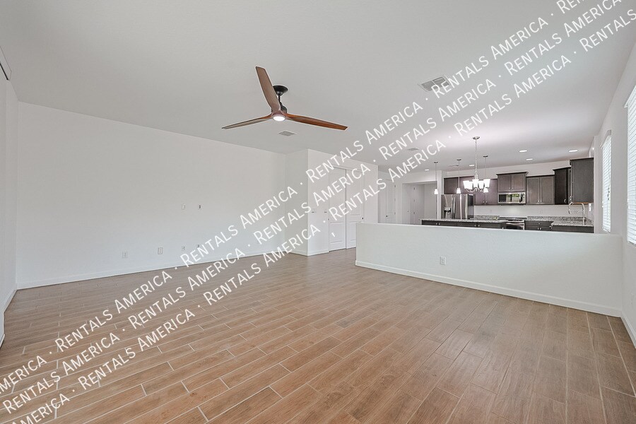 Building Photo - 13607 W Briles Rd