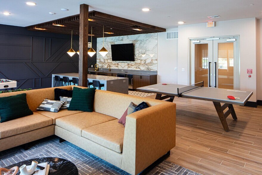 Building Photo - 13701 Montfort Dr