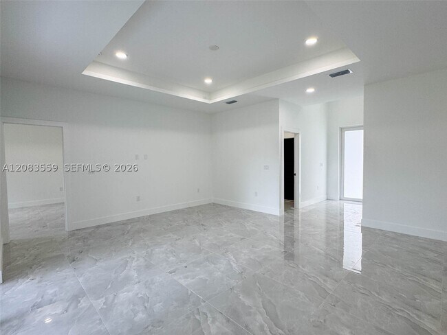 Building Photo - 852 Belden Ave