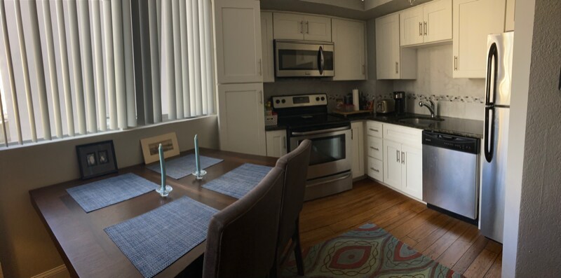 Building Photo - 470 3rd St S