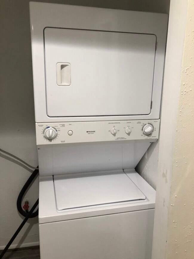 Building Photo - 2100 Wilcrest Dr