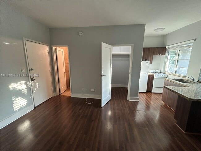 Building Photo - 1007 Pennsylvania Ave