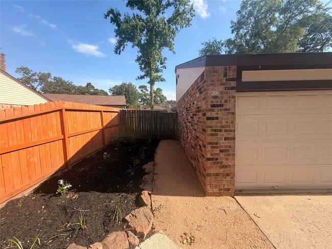 Building Photo - 3214 Big Spruce Dr