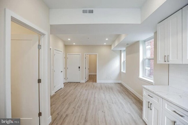 Building Photo - 3345 N 19th St