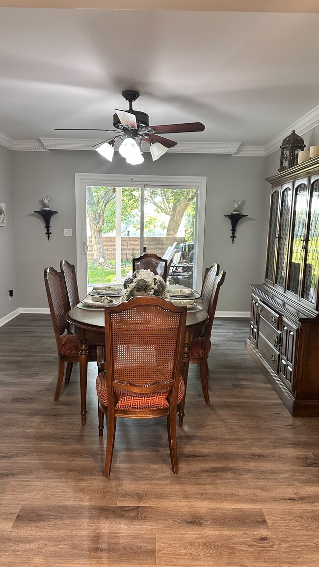 Building Photo - 6718 Deep Creek Dr