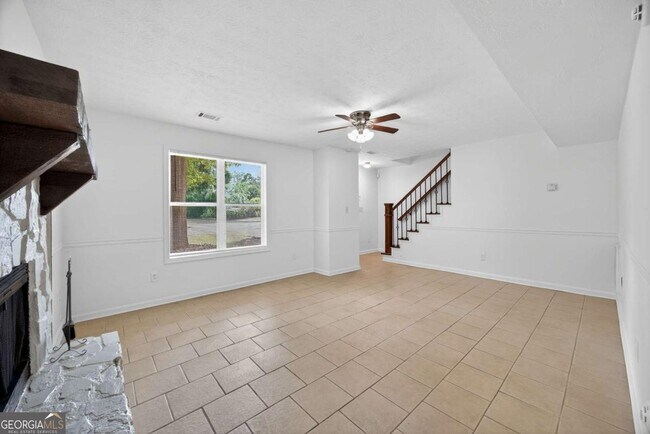 Building Photo - 6898 Babbling Brook Dr