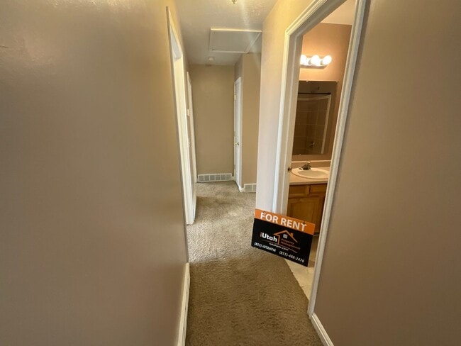 Building Photo - 842 E 1850 N