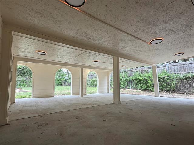 Building Photo - 721 Lexington Dr