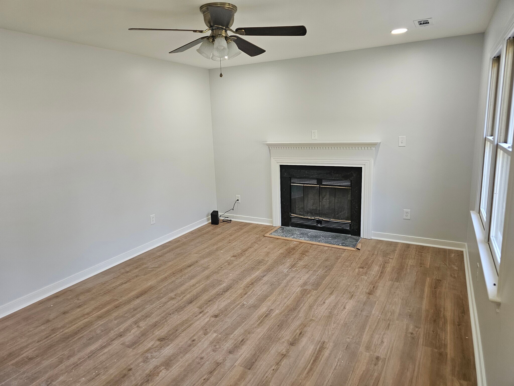 Building Photo - 3610 Woodside Ct