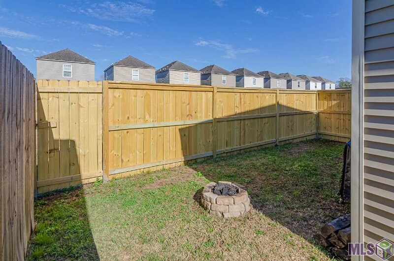 Building Photo - 40496 Sage Field Ct