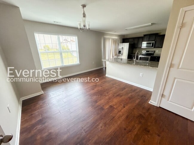 Building Photo - Limited Time Special Offer / 3 Bed, 2.5 Bath Home with Garage / Pet-Friendly / Vouchers Accepted ...