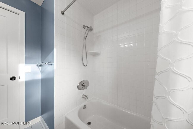 Building Photo - 308 Buttermere Ave