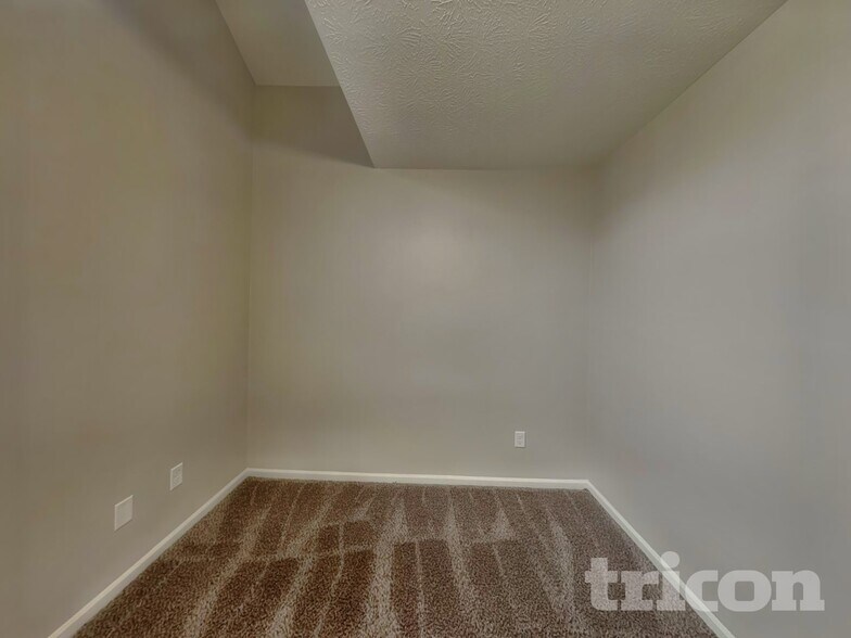 Building Photo - 3737 W 42nd Terrace