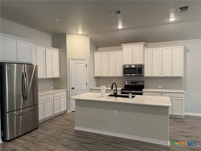 Building Photo - 3404 Braford Dr