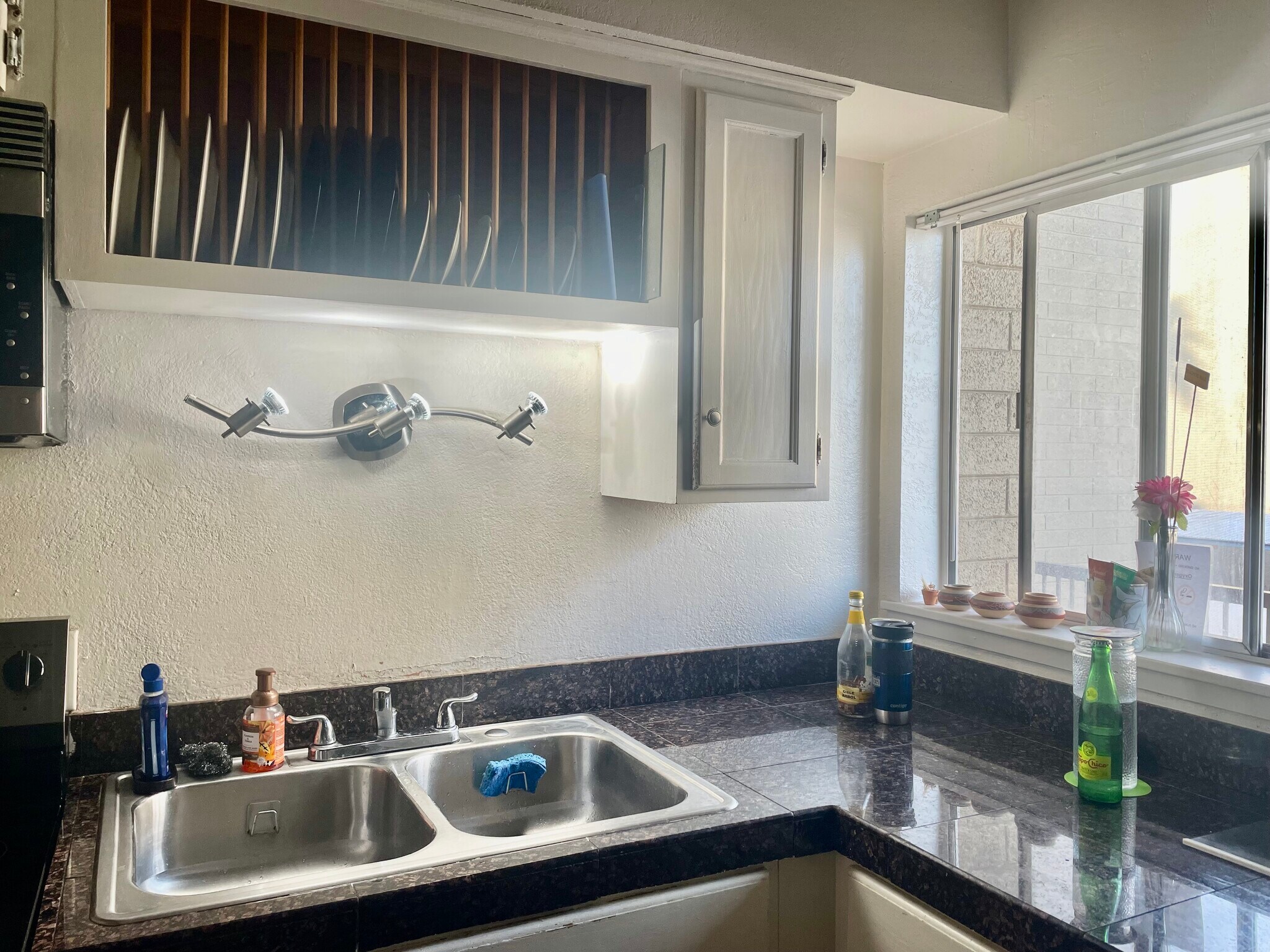 Kitchen - 351 E Thomas Rd