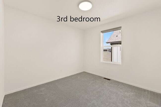 Building Photo - Beautiful New Build 3 Bed, 3 Bath Home in ...