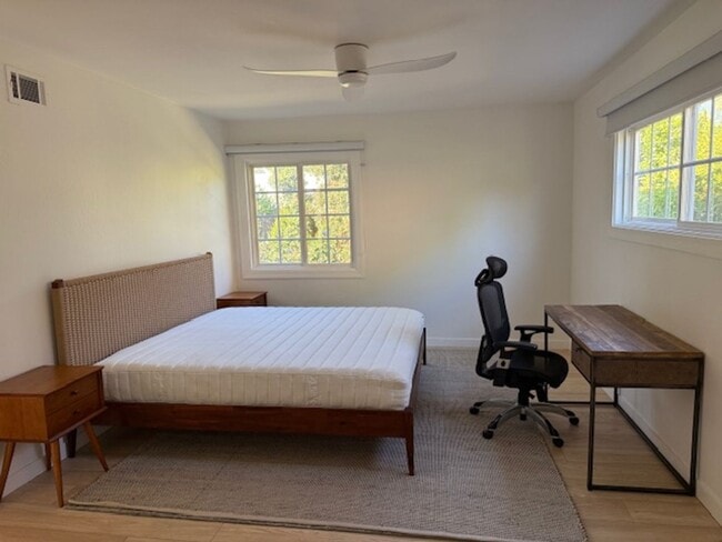 Building Photo - Prime Ojai Location!