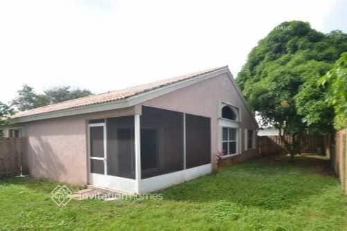 Building Photo - 3935 Majestic Palm Way