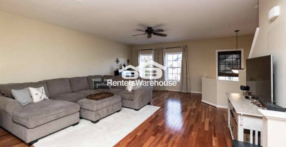 Building Photo - 1910 Reading Ct