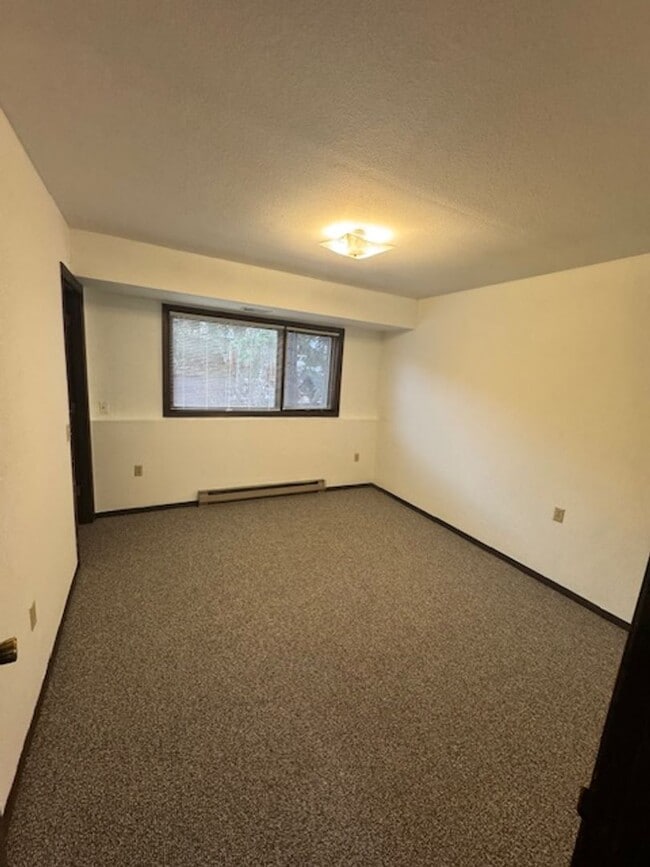 Building Photo - 2 Bedroom Unit in South Anchorage!