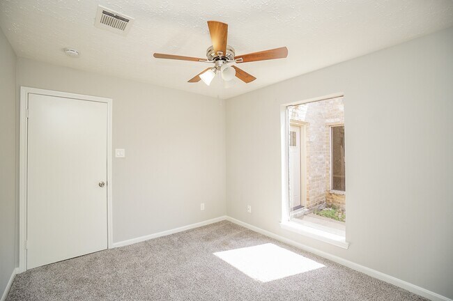 Building Photo - 22418 Goldstone Dr