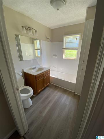 Building Photo - 3225 Wenonah Rd SW